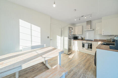 1384424-7-6925ace...