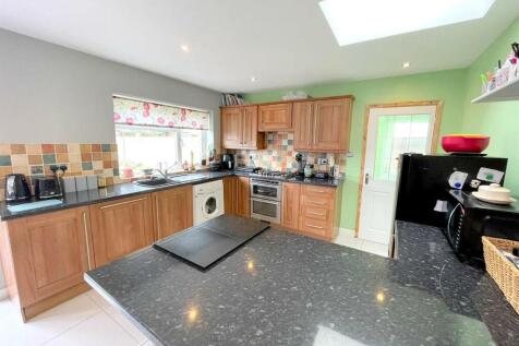 Kitchen d.jpg