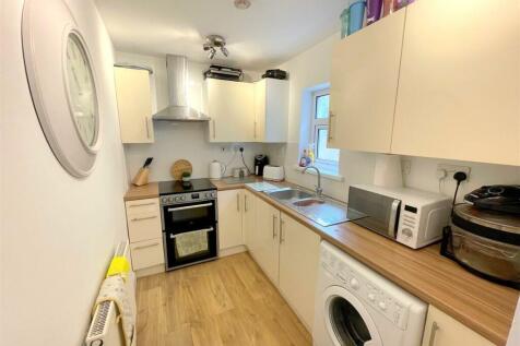Kitchen a.jpg