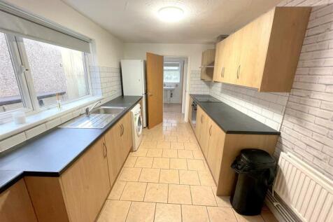 Kitchen a.jpg