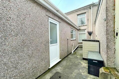 Rear Garden a.jpg