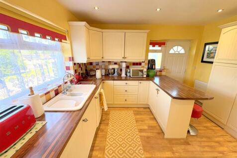 Kitchen d.jpg