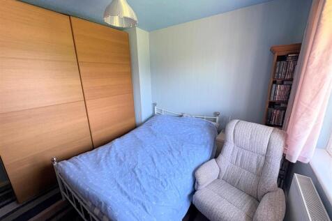Bedroom 3b.jpg