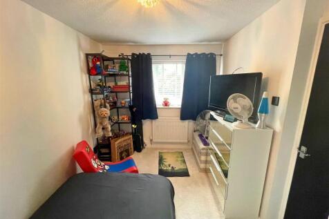 Bedroom 2c (edit).jpg