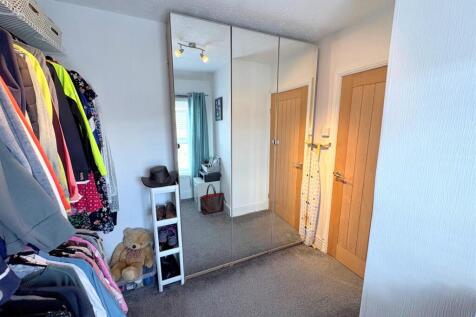 Bedroom 3b.jpg