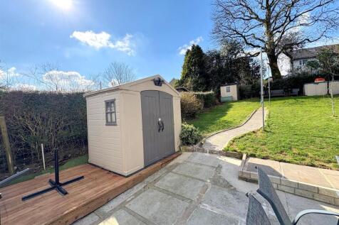 Rear Garden e.jpg