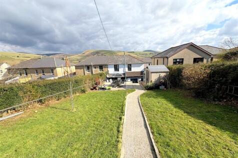 Rear Garden j.jpg