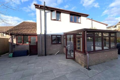Rear Garden b.jpg