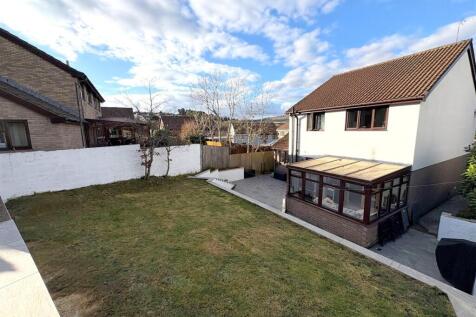 Rear Garden e.jpg