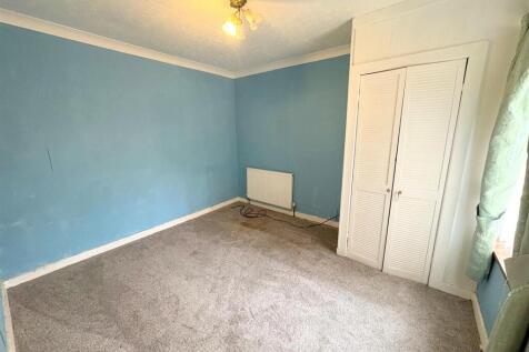 Bedroom 2a.jpg