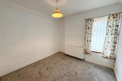 Bedroom 3a.jpg
