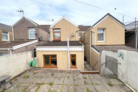 Rear Garden f.jpg