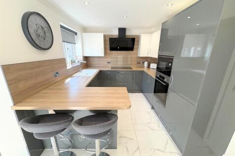 Kitchen / Breakfast Room