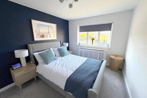 Bedroom 1a.jpg