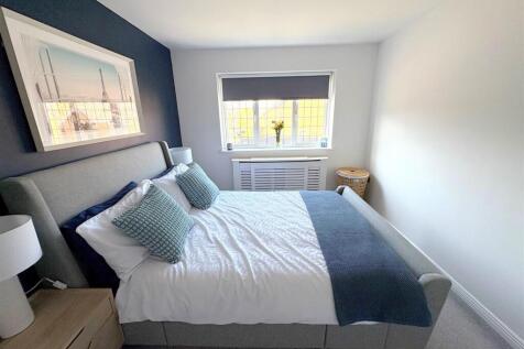 Bedroom 1c.jpg