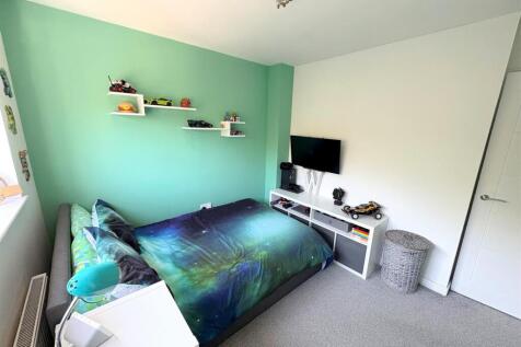 Bedroom 3b.jpg