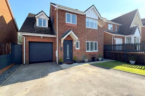 Front Garden / Driveway