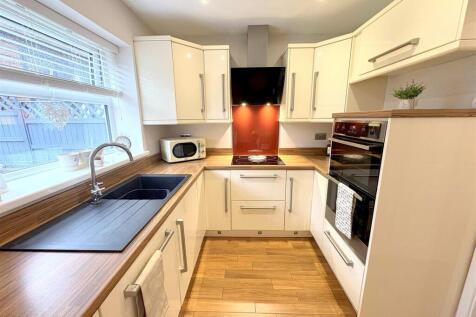 Kitchen e.jpg