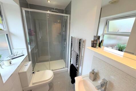 Ensuite b.jpg