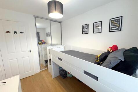 Bedroom 3b.jpg