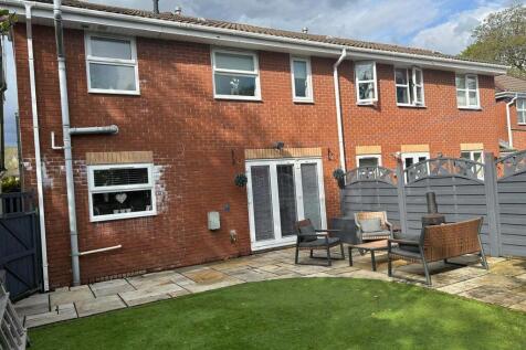 Rear Garden a.jpg