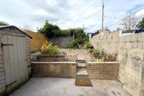 Rear Garden b.jpg