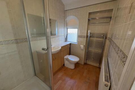 Shower Room a.jpg
