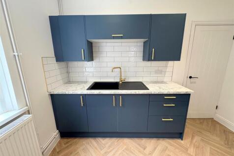 Kitchen e.jpg