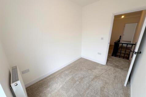 Bedroom 3b.jpg