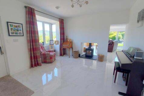 Entrance Hall/Reception Room