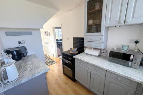 Kitchen c.jpg