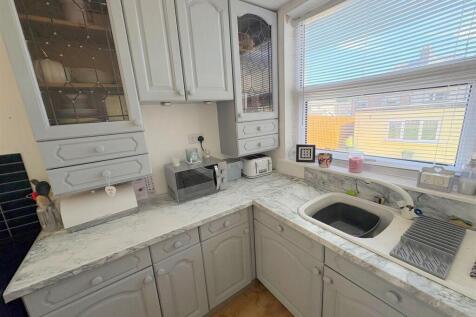 Kitchen d.jpg