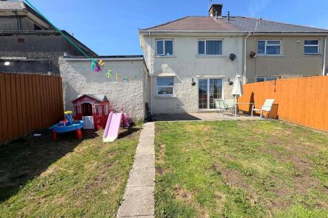 Rear Garden d.jpg