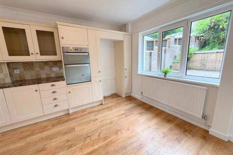 Kitchen e.jpg
