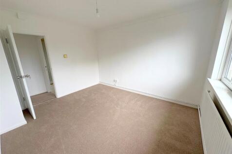 Bedroom 1c.jpg