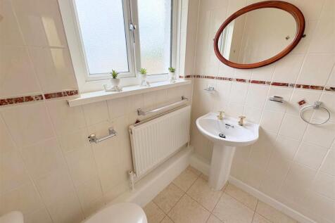 Shower Room c.jpg
