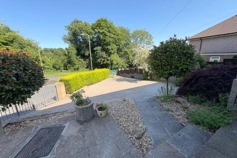 Front Garden a.jpg