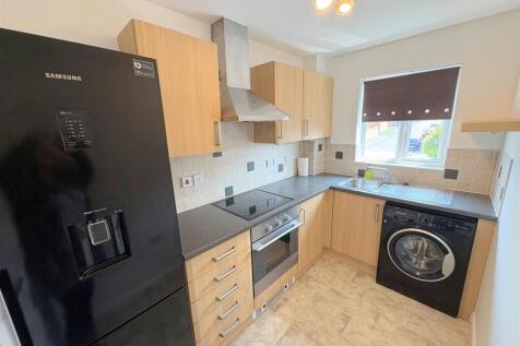 Kitchen a.jpg