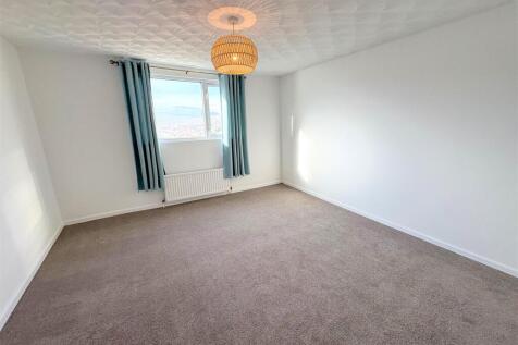 Bedroom 1a.jpg