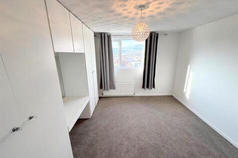 Bedroom 2a.jpg
