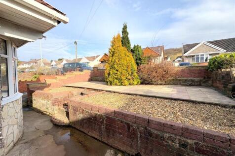 Front Garden b.jpg