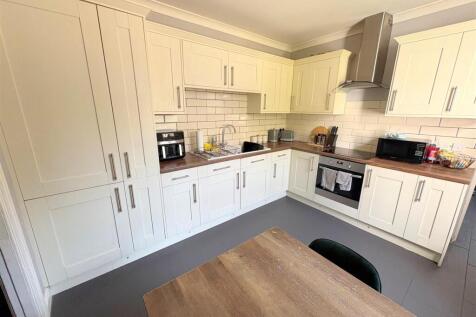 Kitchen e.jpg