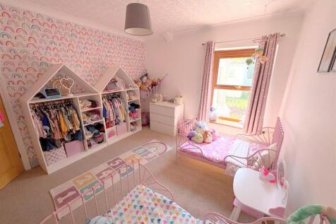 Bedroom 2c.jpg