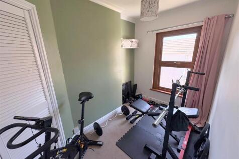 Bedroom 3a.jpg
