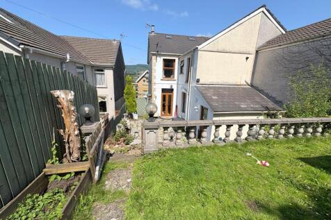 Rear Garden d.jpg