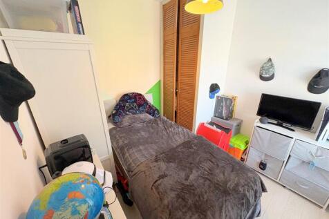 Bedroom 3a.jpg