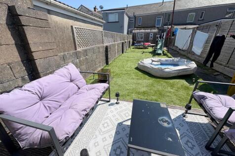 Rear Garden e.jpg