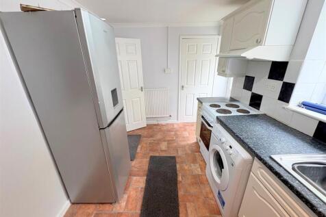 Kitchen e.jpg