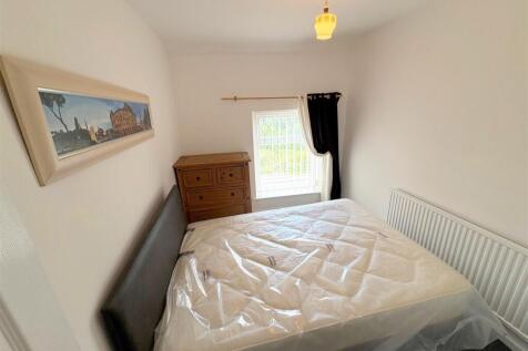 Bedroom 2a.jpg