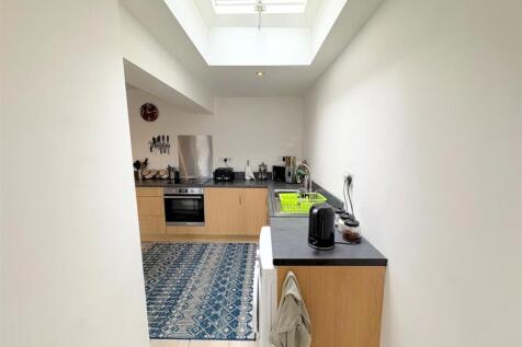 Kitchen c.jpg